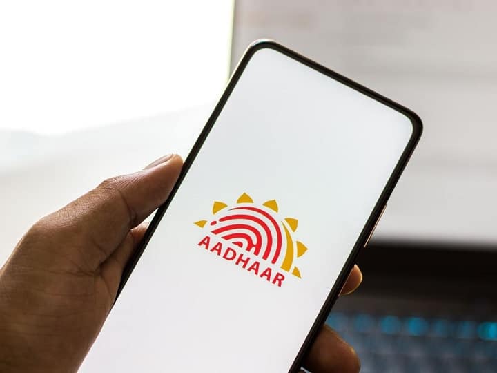 Aadhaar-SIM Card: एक आधार पर 658 सिम, कहीं आपका भी तो नहीं हुआ मिस यूज, ऐसे घर बैठें कर सकते हैं चेक!