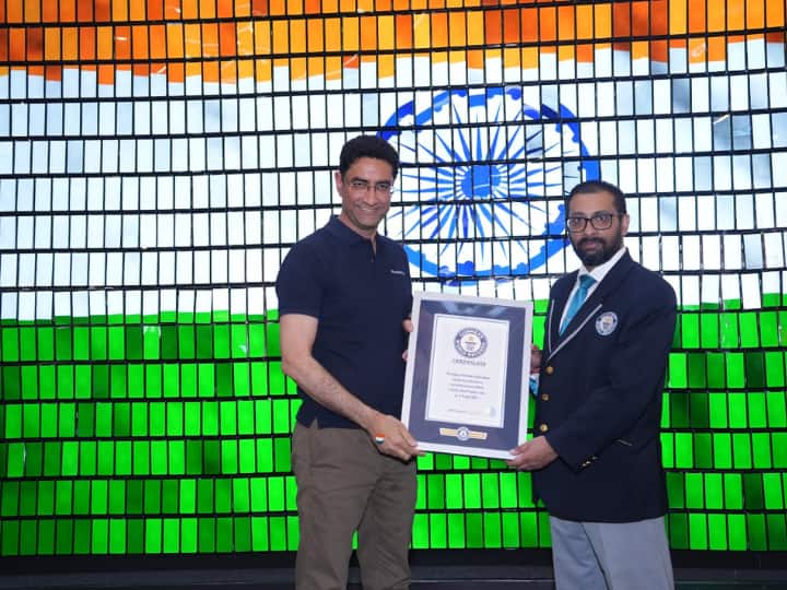 Lava Creates Guinness World Record For Making The Largest Animated Mobile Phone Mosaic At The DLF Mall Noida