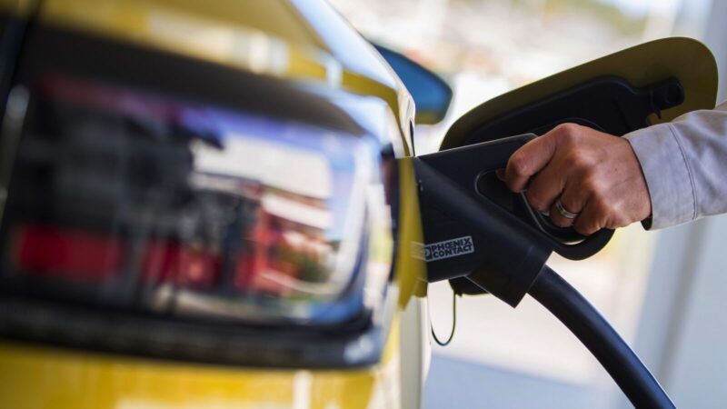 New European Union rule mandates EV fast chargers every 60 km on the highway
