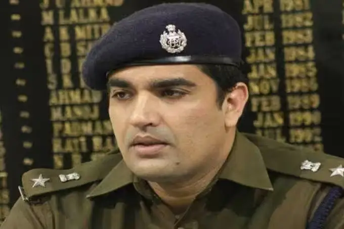 IPS officer Akash Kulhari