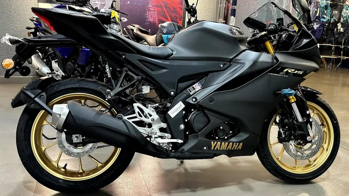 Yamaha R15