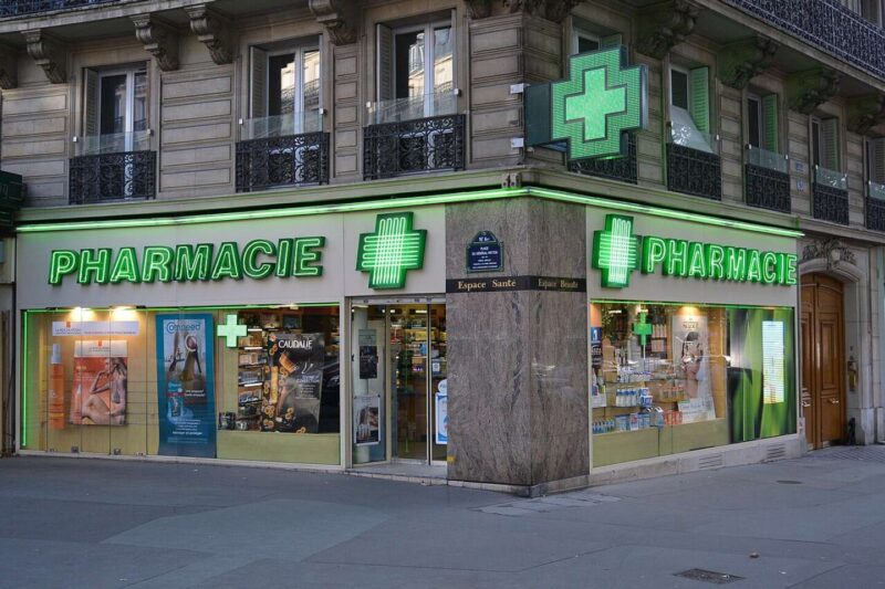 73051b2 1709252047490 pharmacie place du gei nei ral patton paris 2013